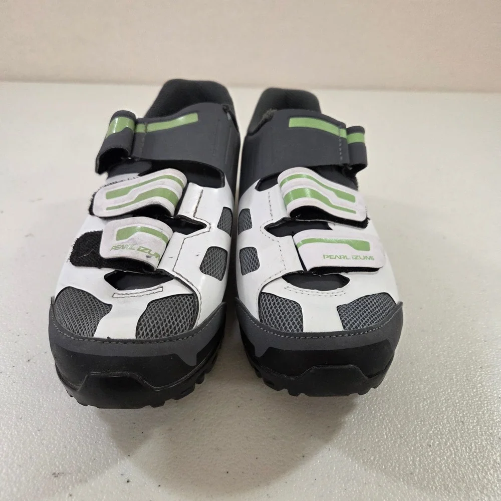 Pearl Izumi brand pearl